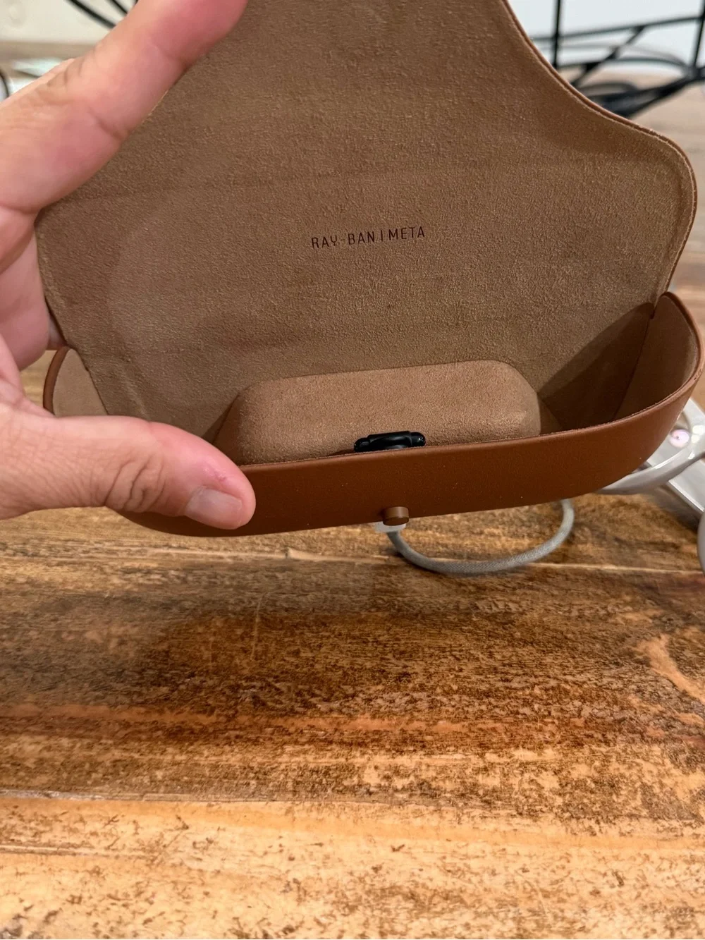 Ray-Ban White Cat-Eye Sunglasses with Brown Case